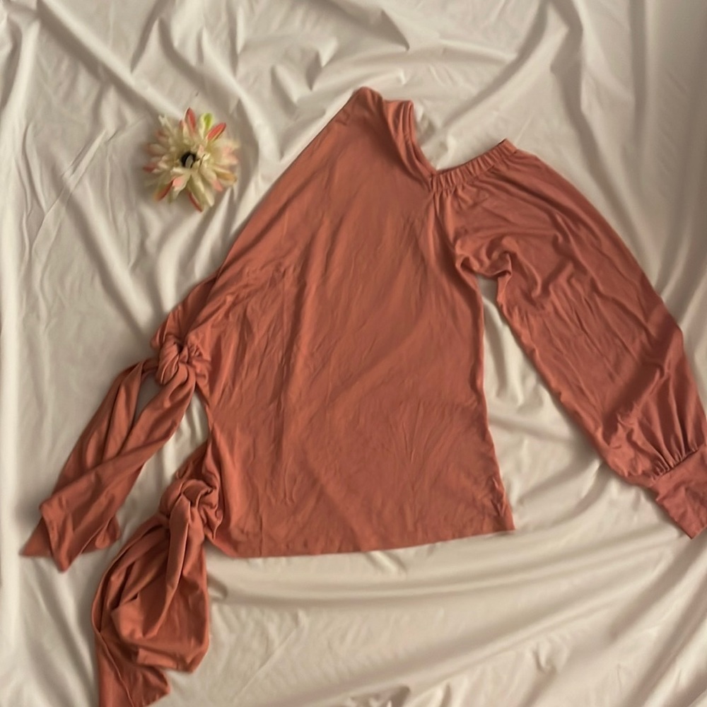 Venus long sleeve/one sleeve cold shoulder tie pink size medium sexy top